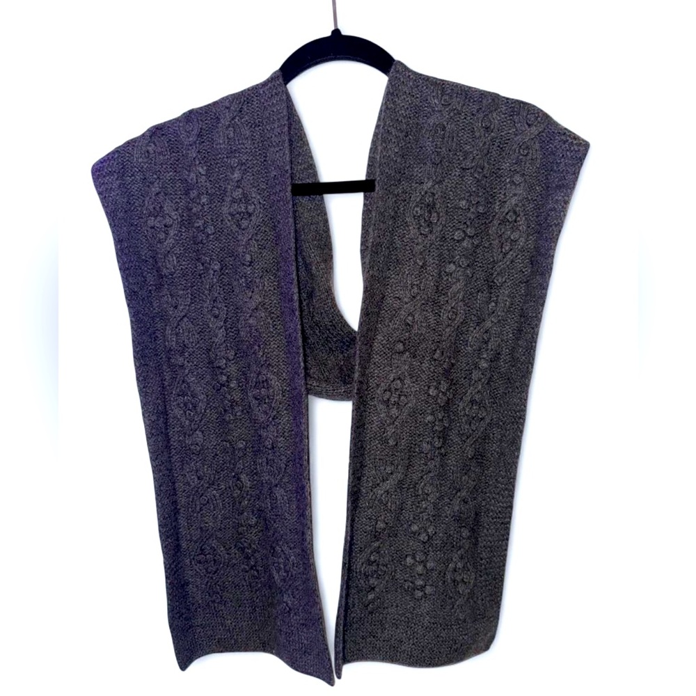 Geneva 100% cashmere knitted cable scarf